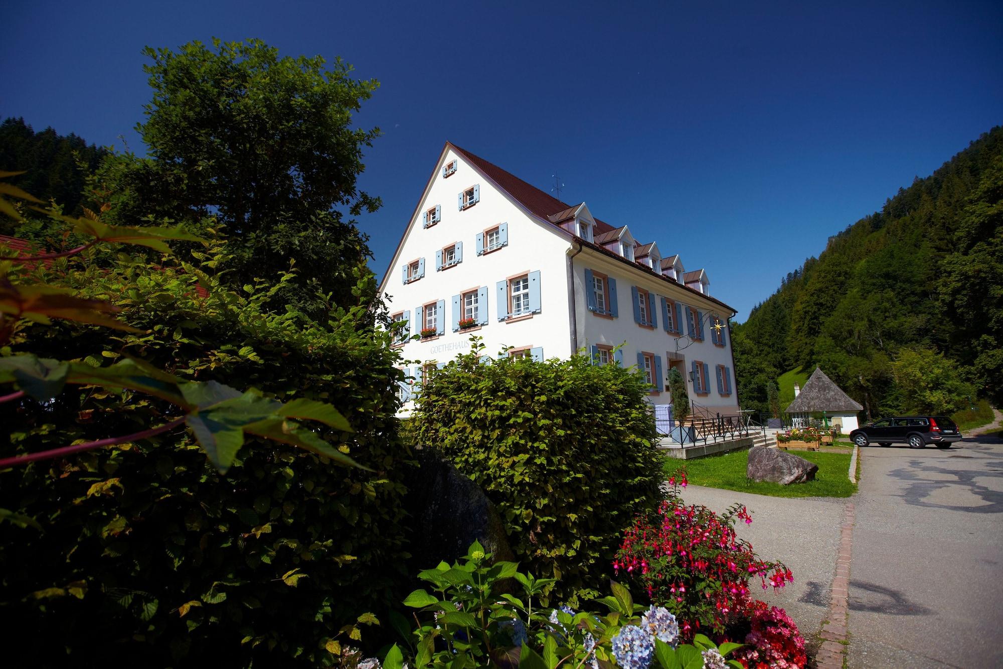 Hotel Hofgut Sternen - Ravennaschlucht Брайтнау Экстерьер фото