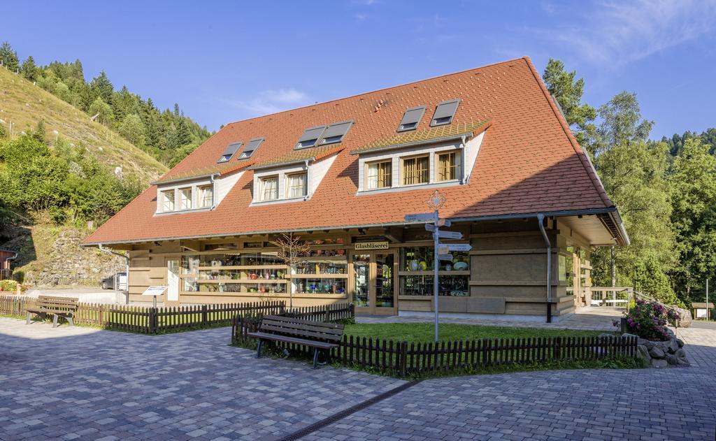 Hotel Hofgut Sternen - Ravennaschlucht Брайтнау Экстерьер фото